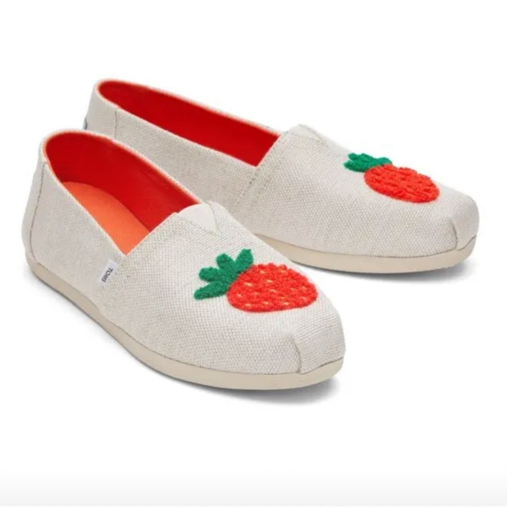 Tom’s Strawberry shoes sz 7